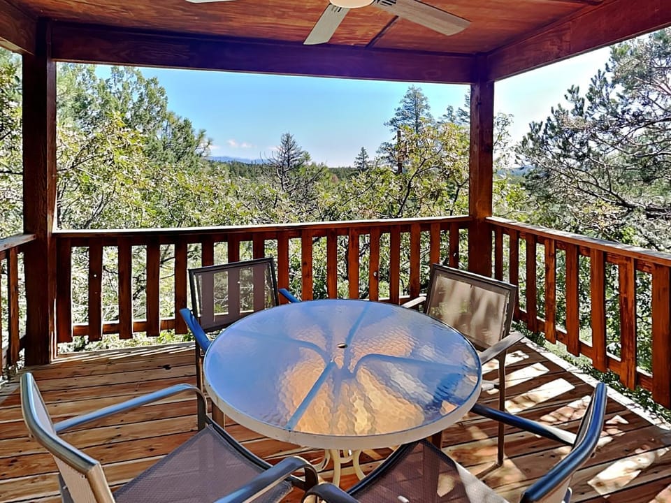 Natural landscape, Balcony/Terrace, Seating area, Mountain view