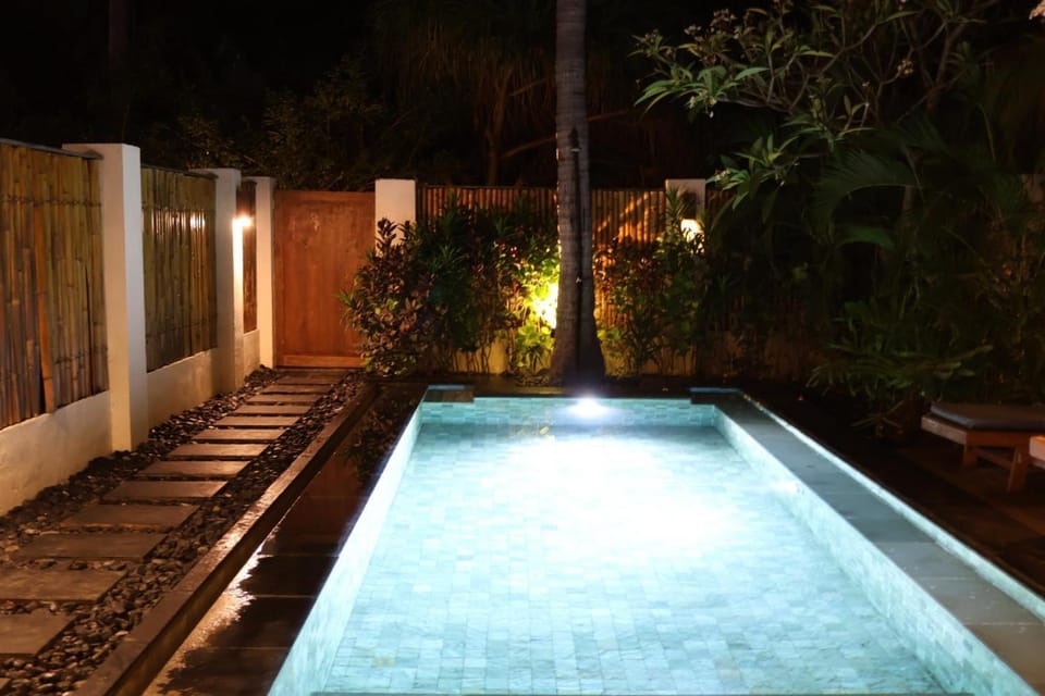 Night, Pool view