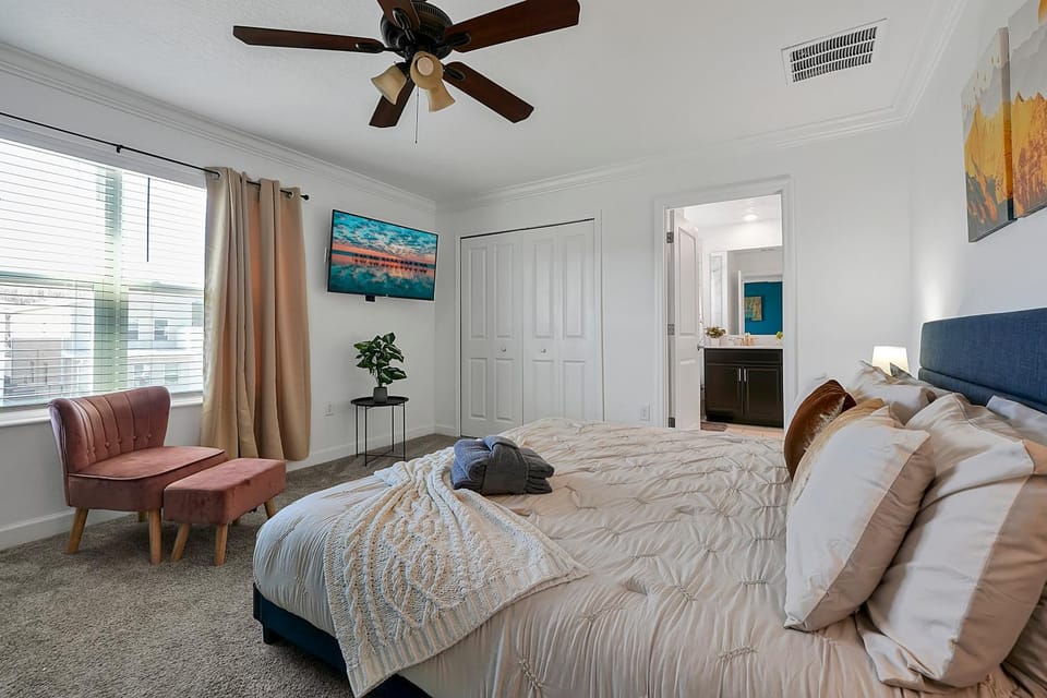 Storey Lake Escape w/ Pool, Games & Water Park House in Kissimmee