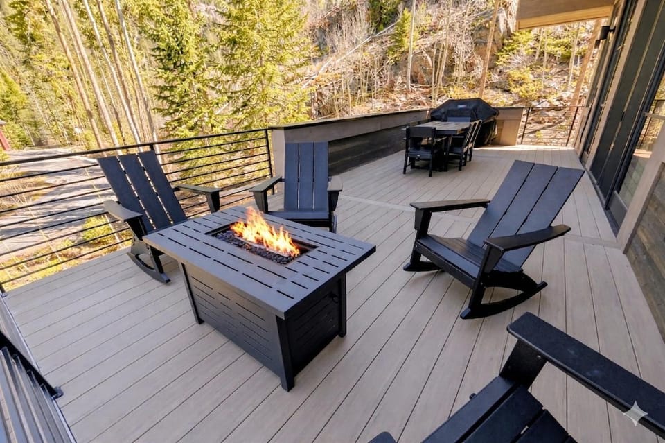 Patio, Natural landscape, BBQ facilities, Balcony/Terrace, Seating area, fireplace