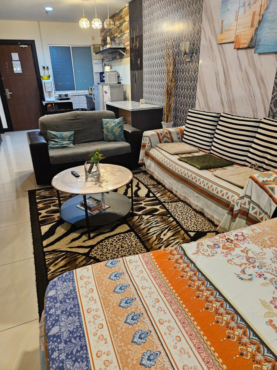 Living room, Seating area