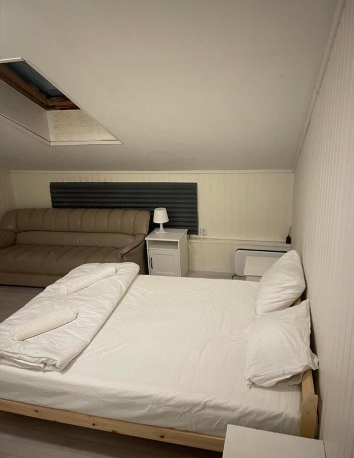 One Bedroom Apartment Kjeller Lillestrøm -2mins from OSLOMET -TC Apartment in Viken, Norway
