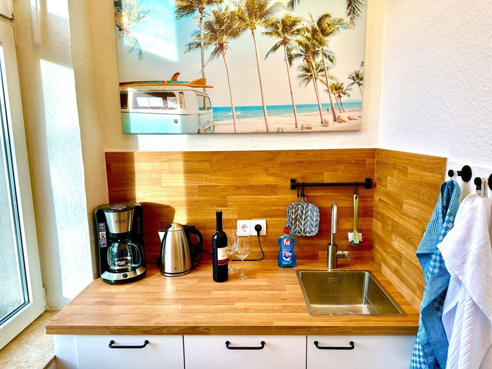 Coffee/tea facilities, Kitchen or kitchenette