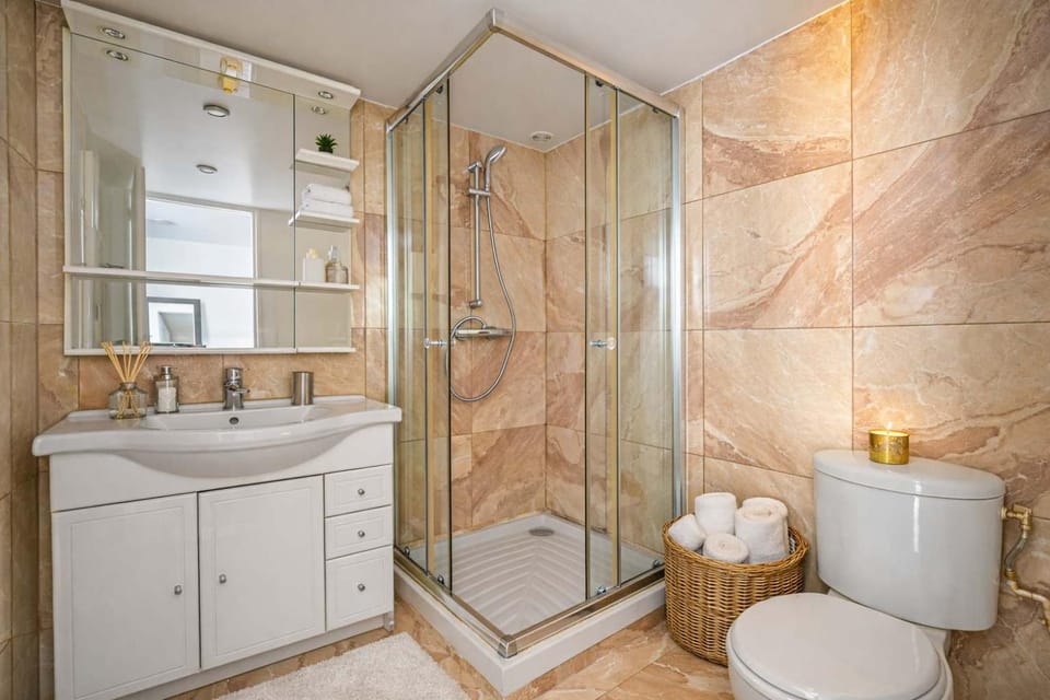 Shower, Toilet, Bathroom