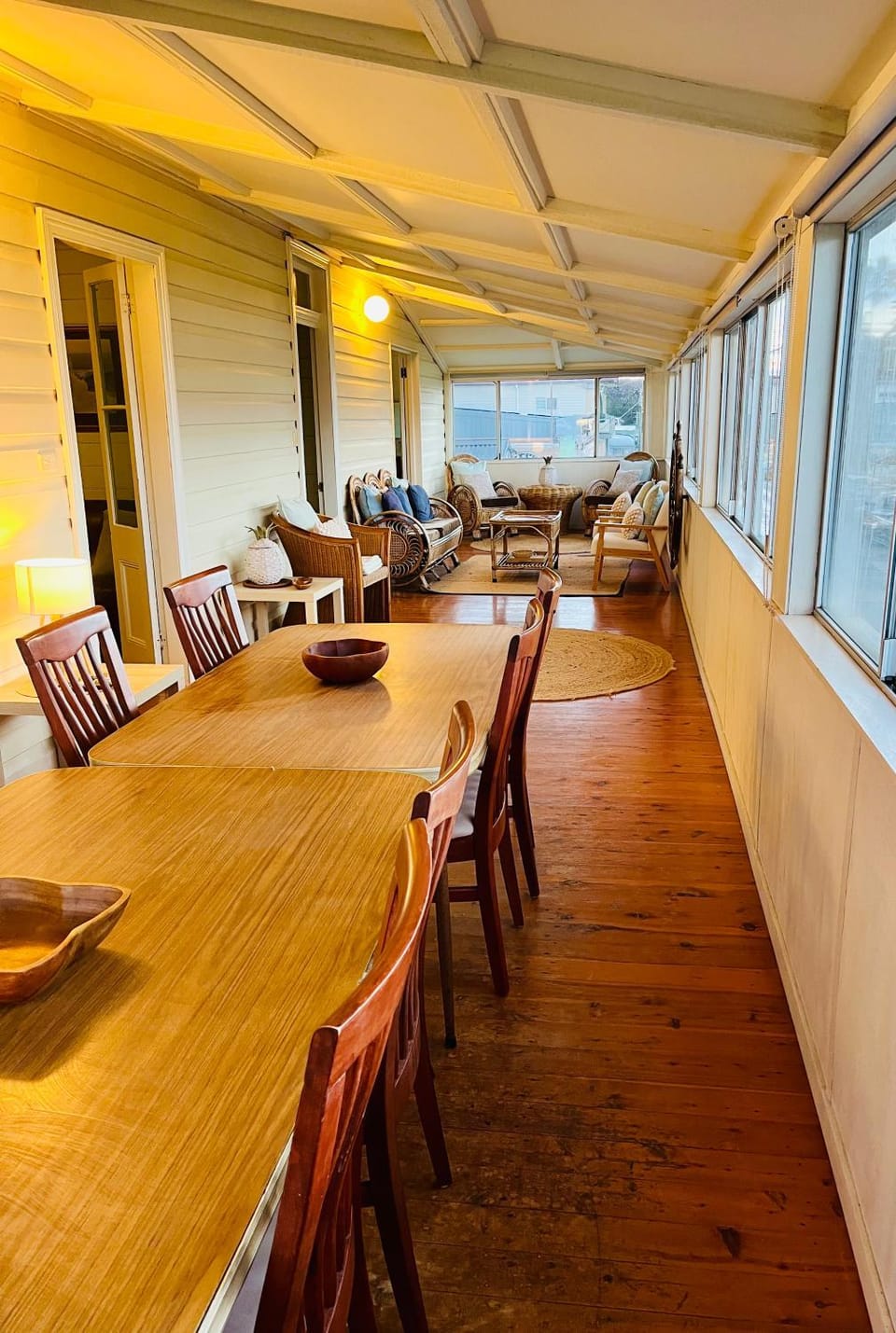 Seating area, Dining area