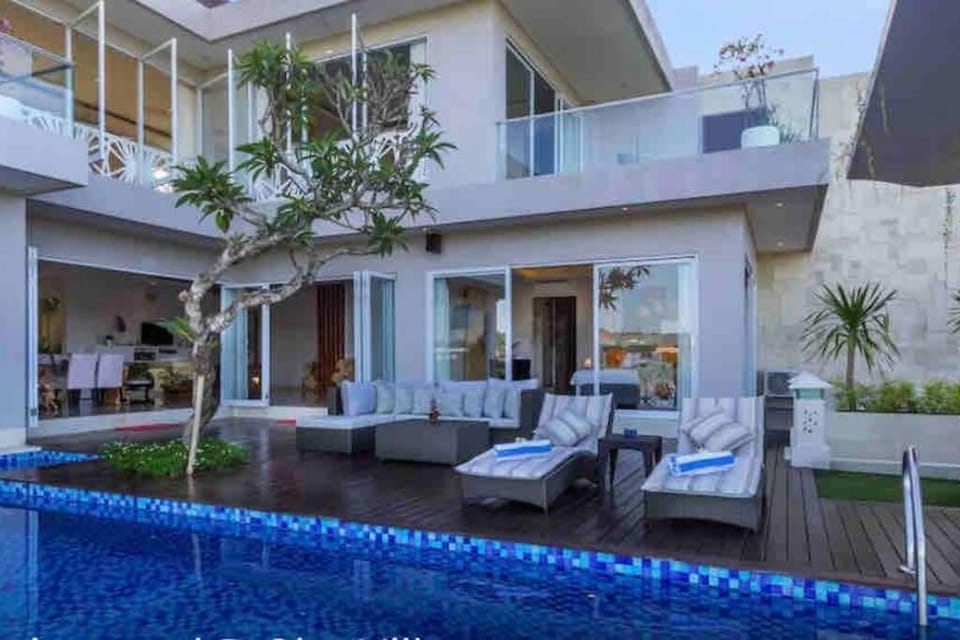 Bali Uluwatu Gorgeous D Sky Villa Apartment in Bali