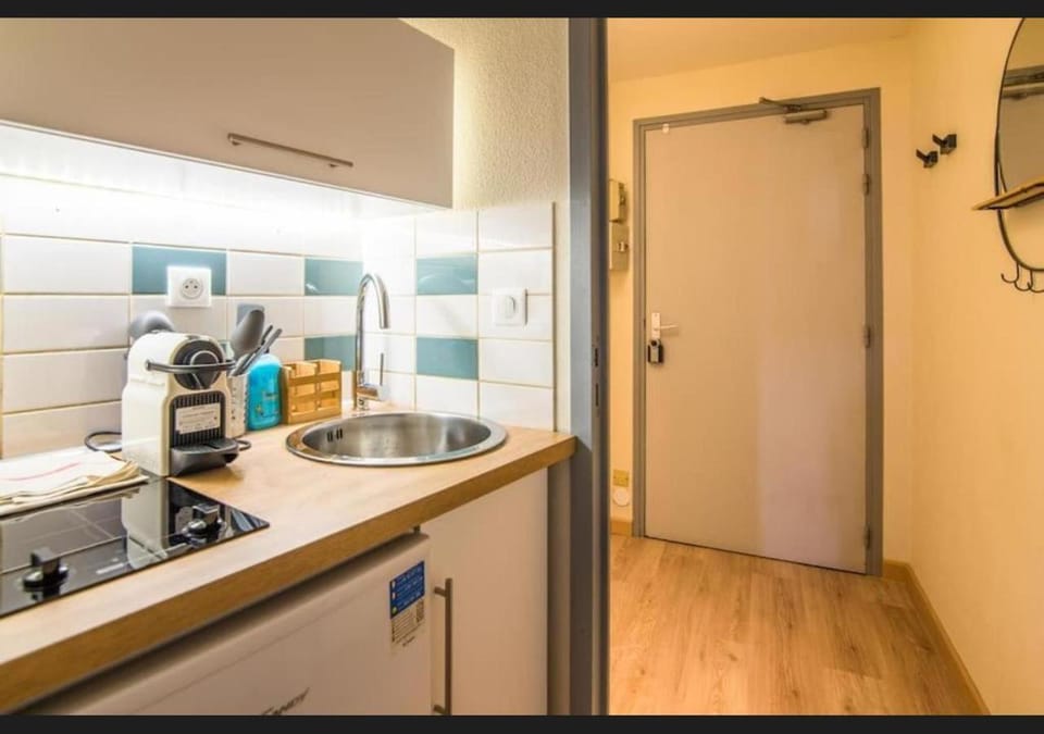 Kitchen or kitchenette, stove