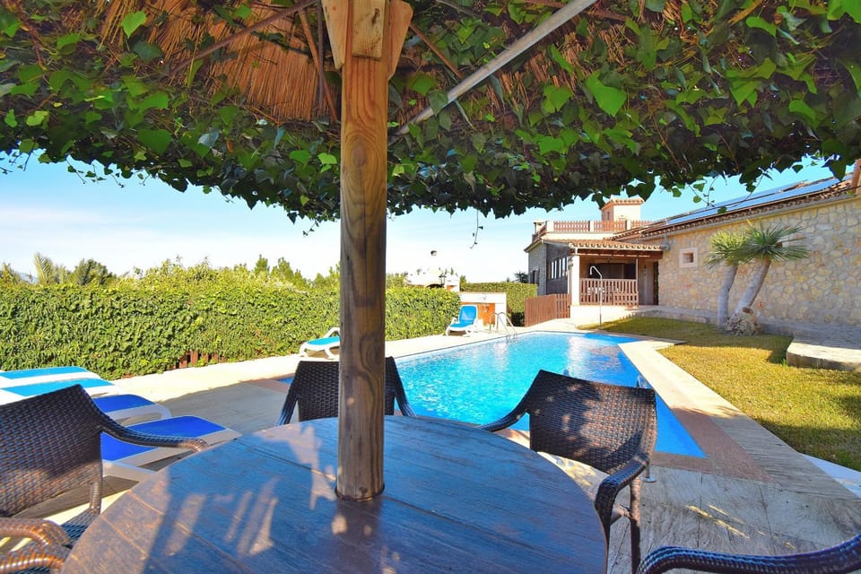 Property building, Patio, Day, Garden, Garden view, Pool view, Swimming pool, sunbed
