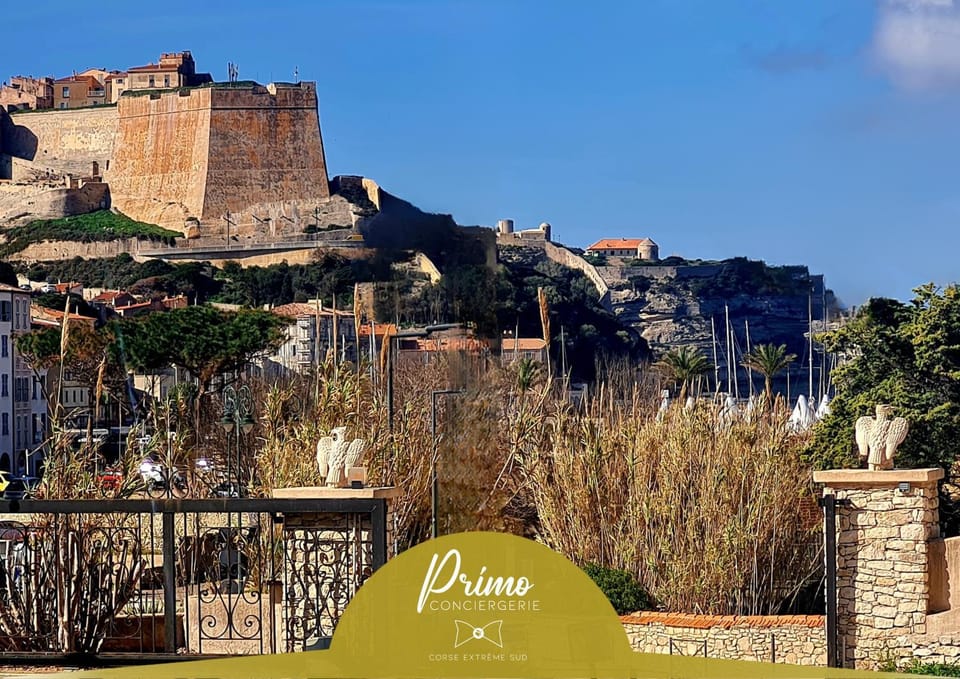 Nearby landmark, Natural landscape, Landmark view