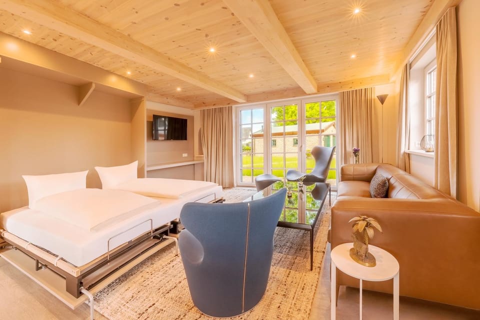 Bed, Living room