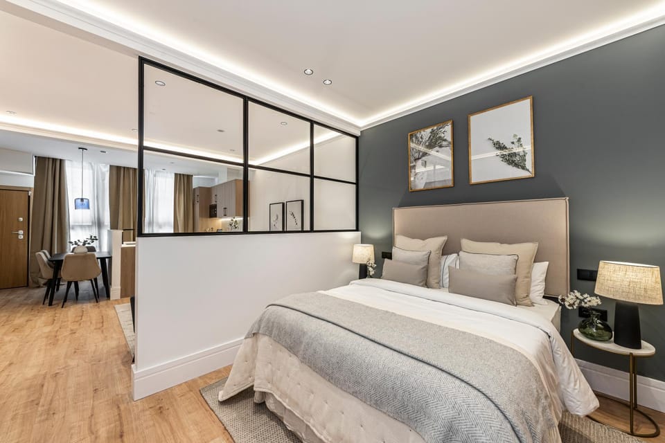 Bed, Bedroom, hair dresser