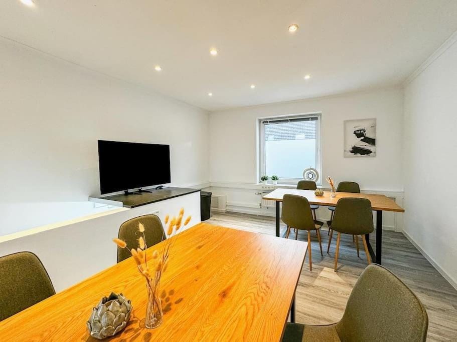 Communal lounge/ TV room, Dining area
