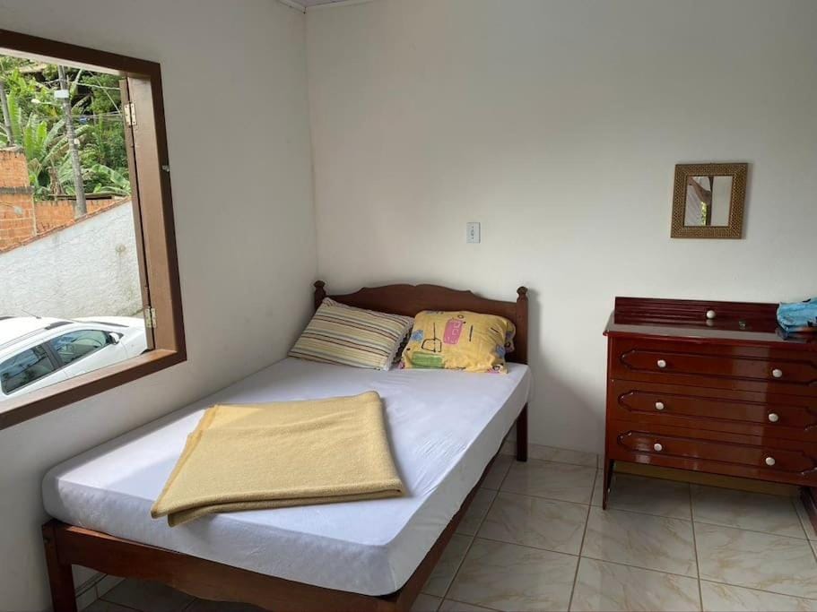 bela casa no verde a 10 minutos do centro House in State of Rio de Janeiro