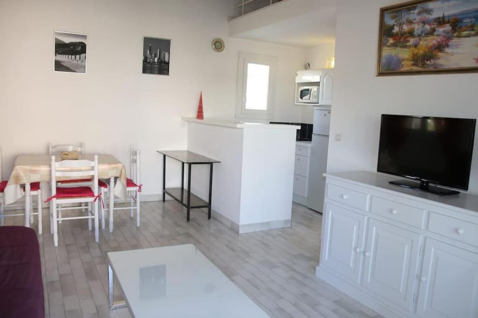 Appartement 1809 Tennis village 6 personnes Apartment in Agde