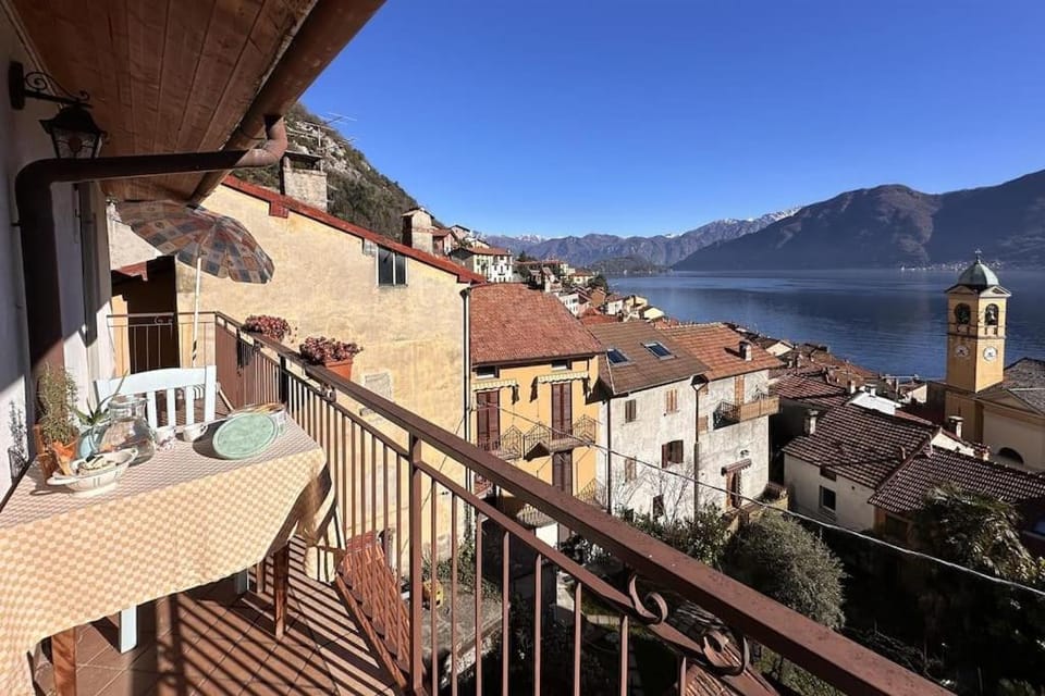 Faro sul Lago apt – Colonno Apartment in Tremezzina