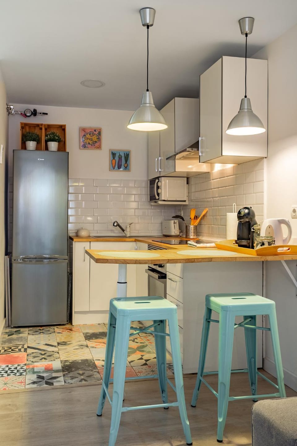Kitchen or kitchenette, oven, stove