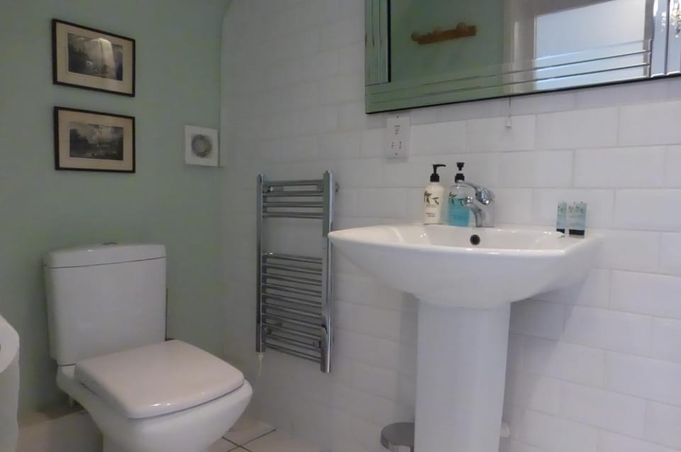 The Crown Inn, Kemerton Inn in Wychavon District