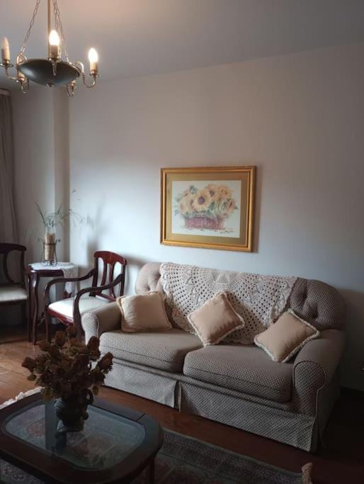 Apartamento no Centro de São Lourenço Apartment in State of São Paulo
