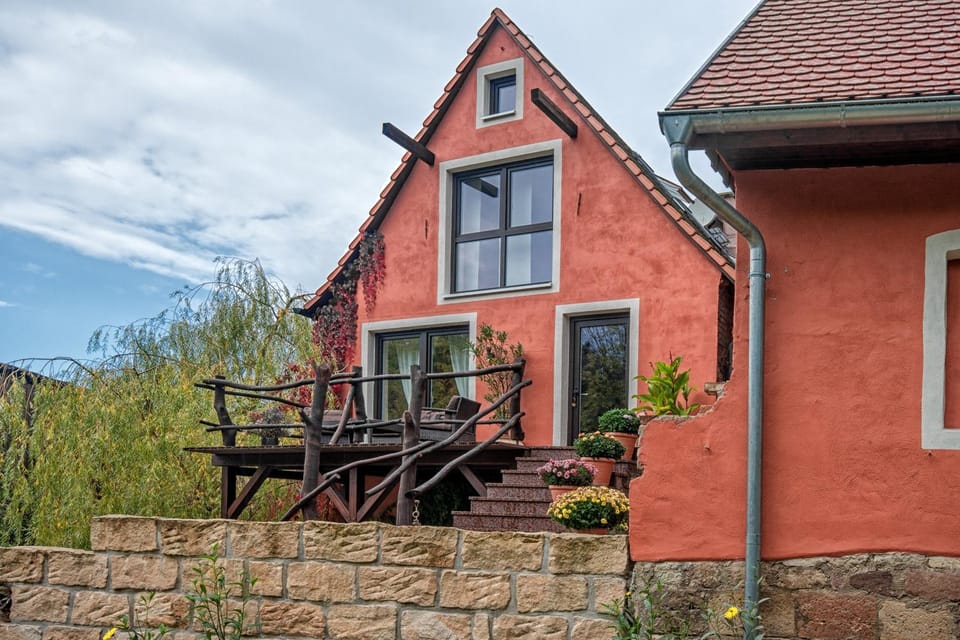 Facade/entrance