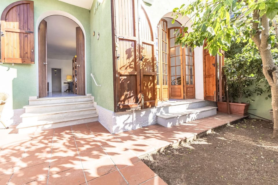 Property building, Garden, Garden view