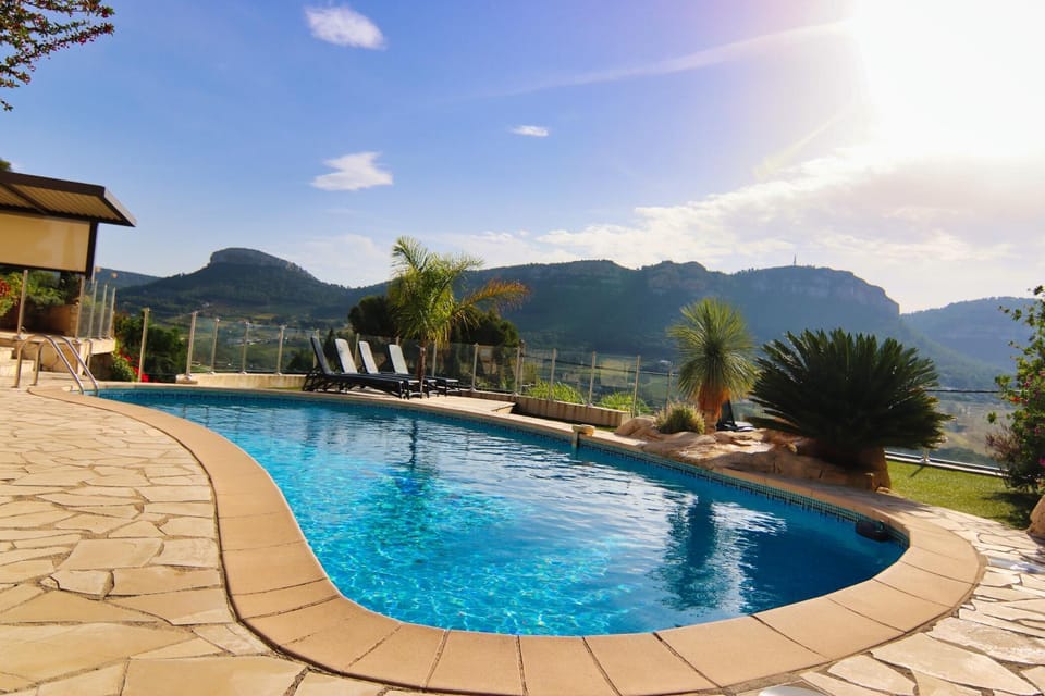 Day, Natural landscape, Balcony/Terrace, Pool view, Swimming pool, sunbed