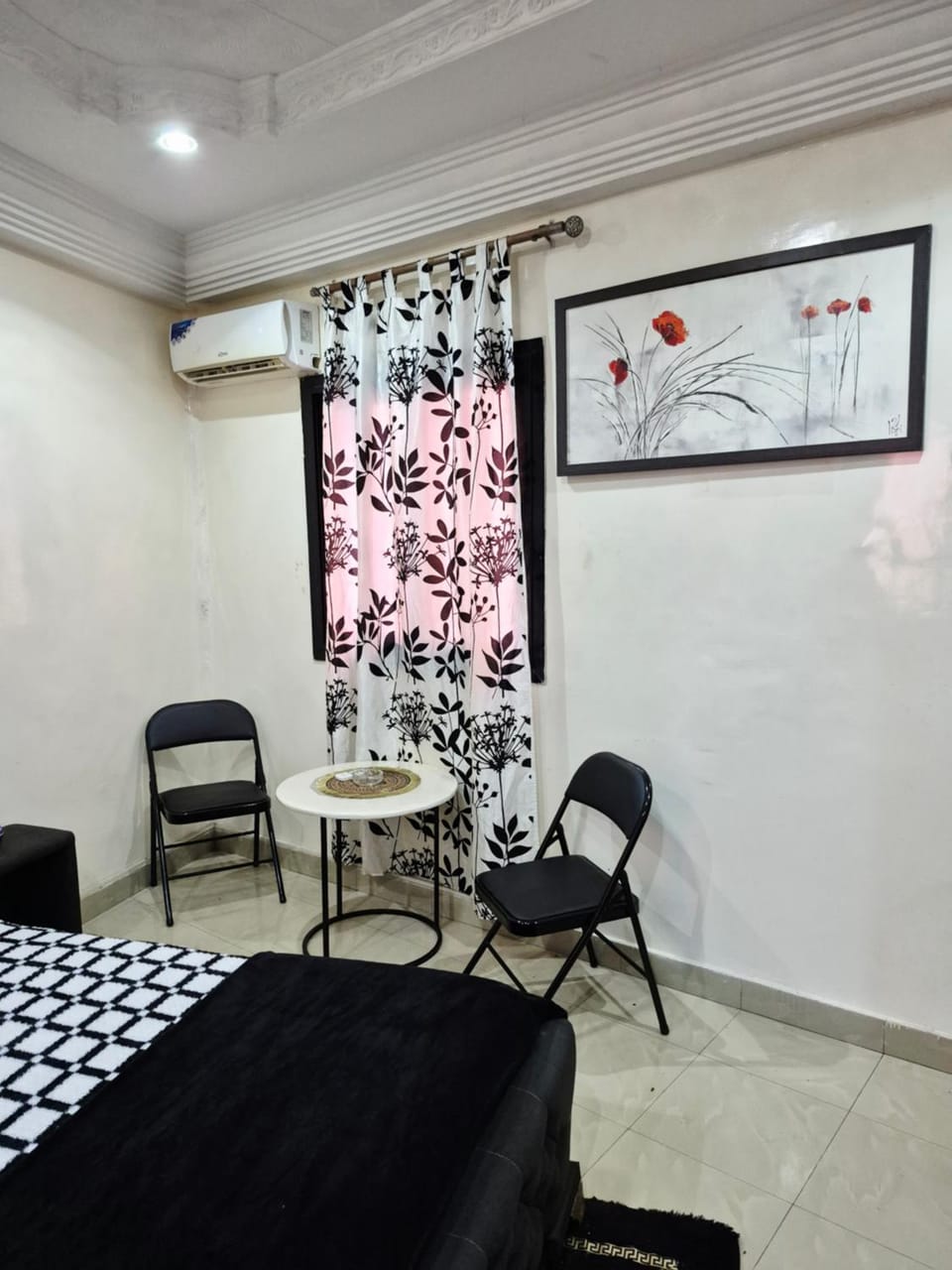Chambre climatisée avec Toillette intérieure Discrète a louer par Journee Nuitee et Passe Temps Apartment in Dakar