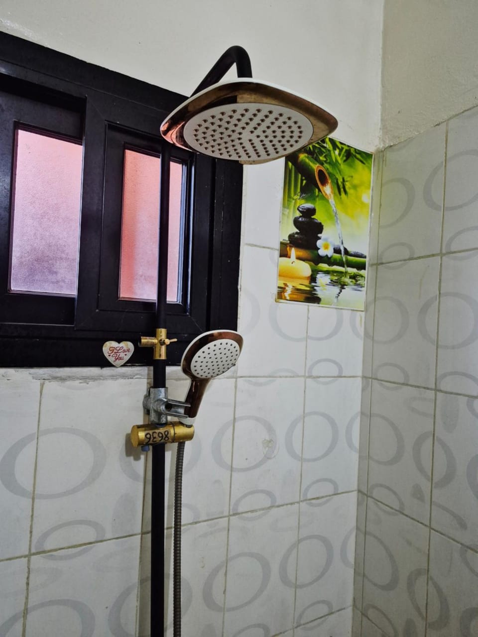 Chambre climatisée avec Toillette intérieure Discrète a louer par Journee Nuitee et Passe Temps Apartment in Dakar