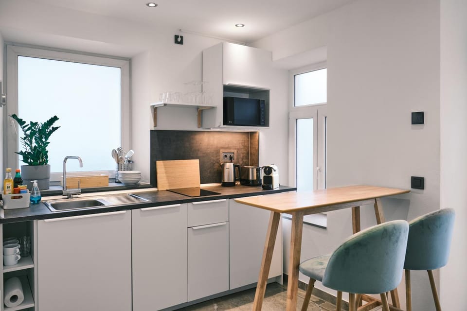 Coffee/tea facilities, Kitchen or kitchenette, Seating area, Dining area, dishwasher, minibar, stove