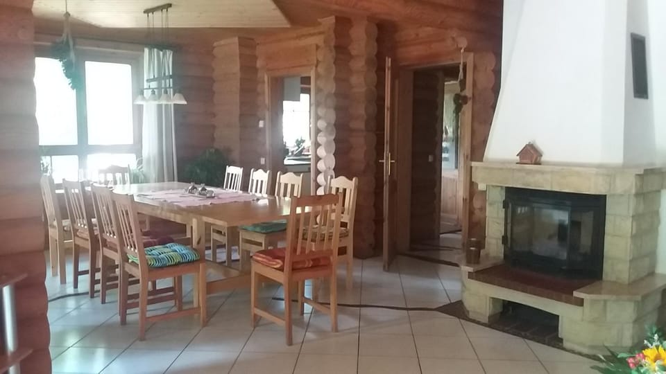 Photo of the whole room, Decorative detail, Dining area