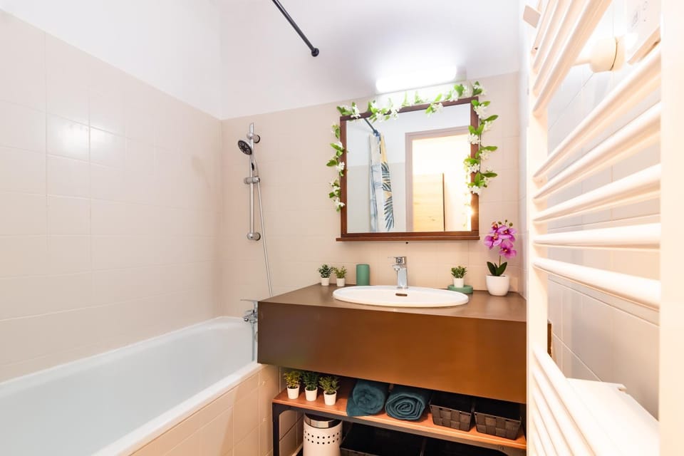 Bathroom, Bath