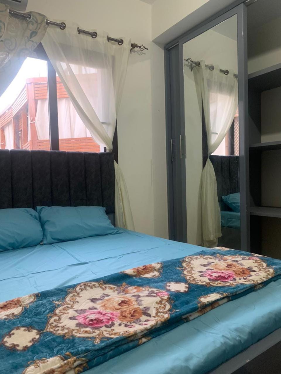 Bed, Photo of the whole room