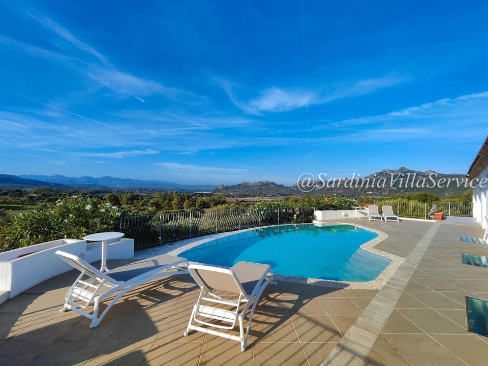 Patio, Natural landscape, Mountain view, Pool view, Swimming pool, sunbed