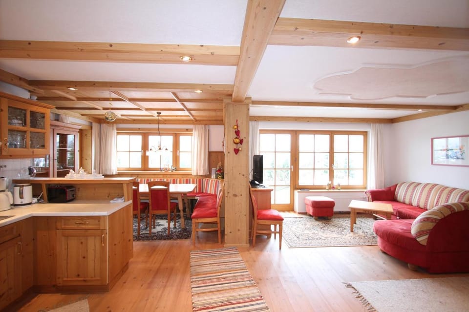 Kitchen or kitchenette, Living room, Seating area