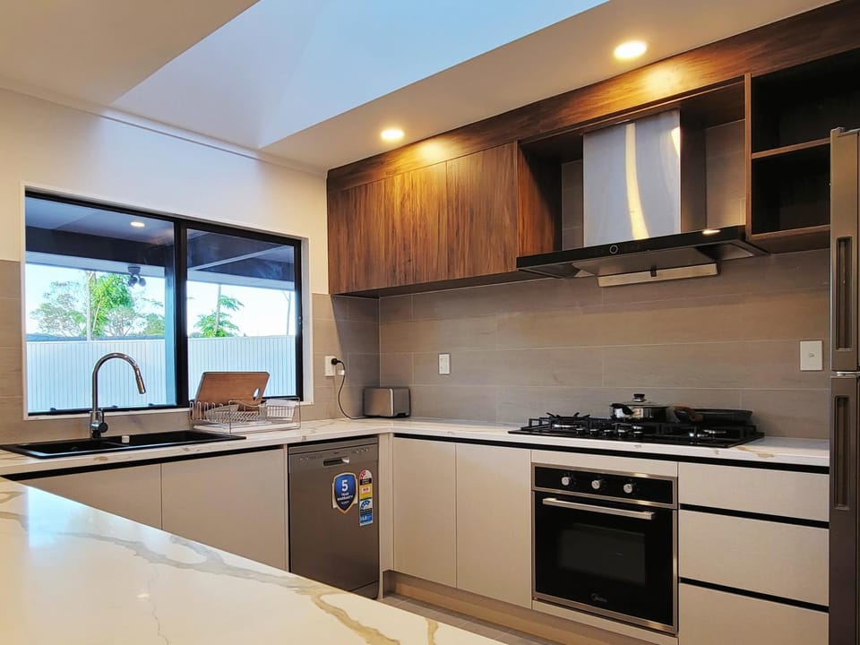 dishwasher, minibar, oven, pet friendly, stove