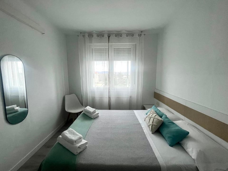 Pensión Luzía - Optional Auto Check-in Bed and Breakfast in Pamplona