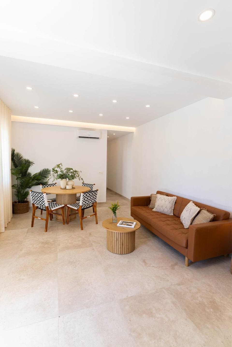 Living room, Seating area, Dining area, air conditioner