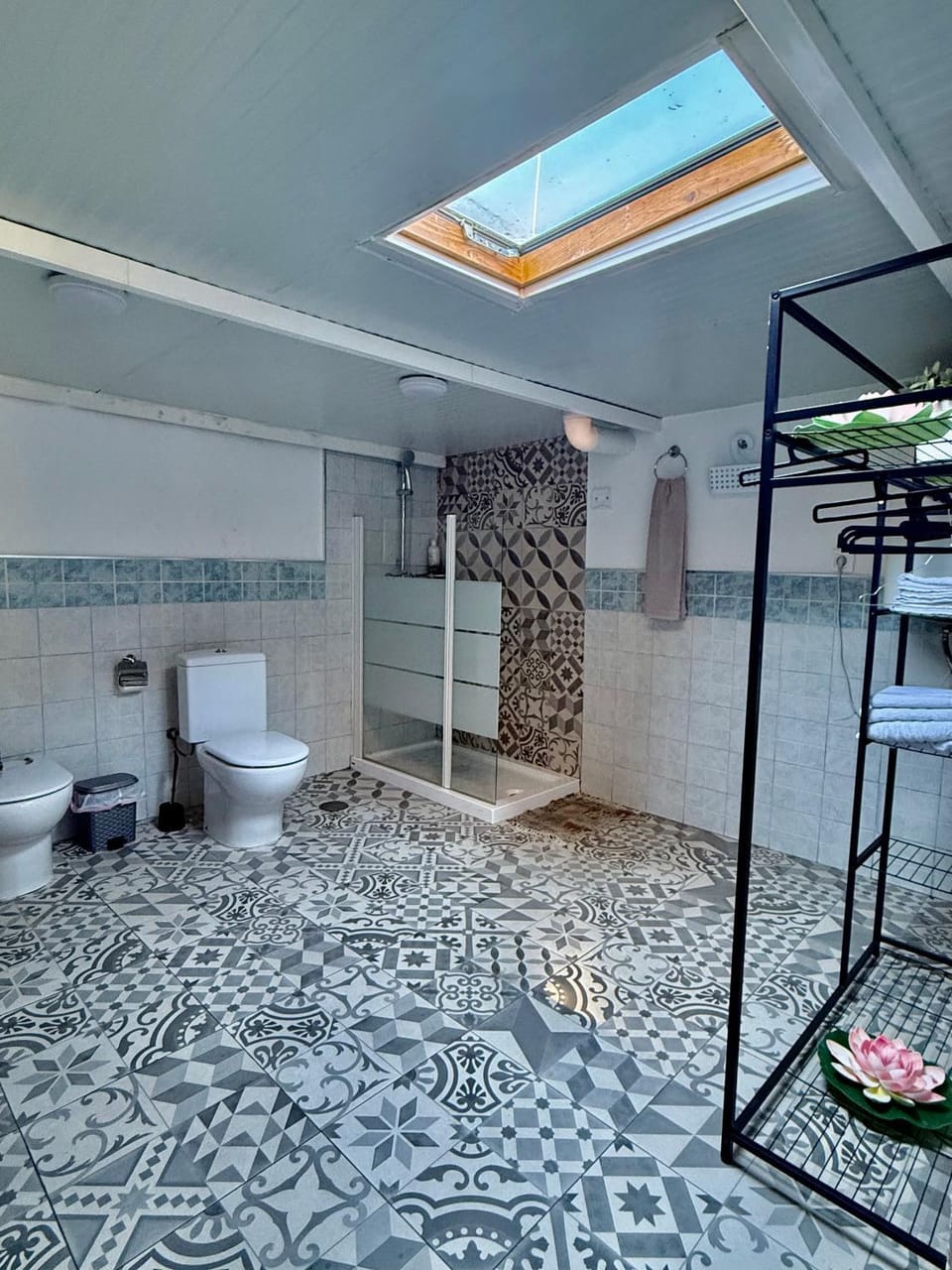 Shower, Bathroom, towels