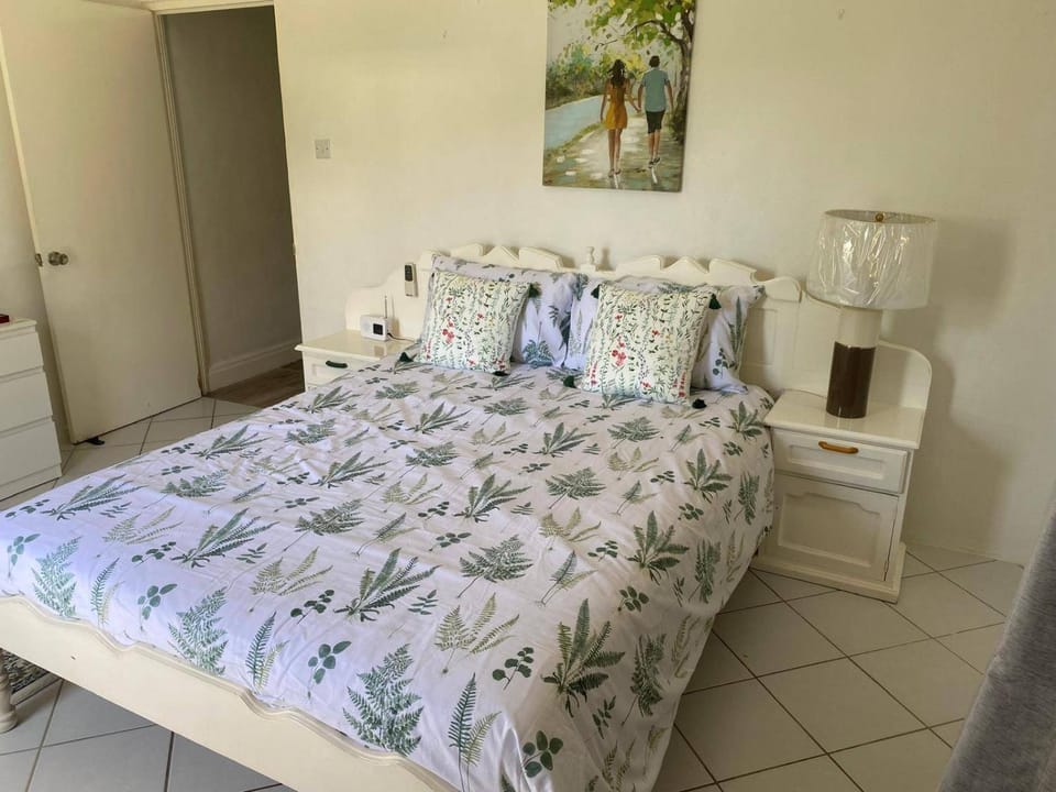Stunning 3 Bed Villa overlooking Friendship Bay House in Caribbean