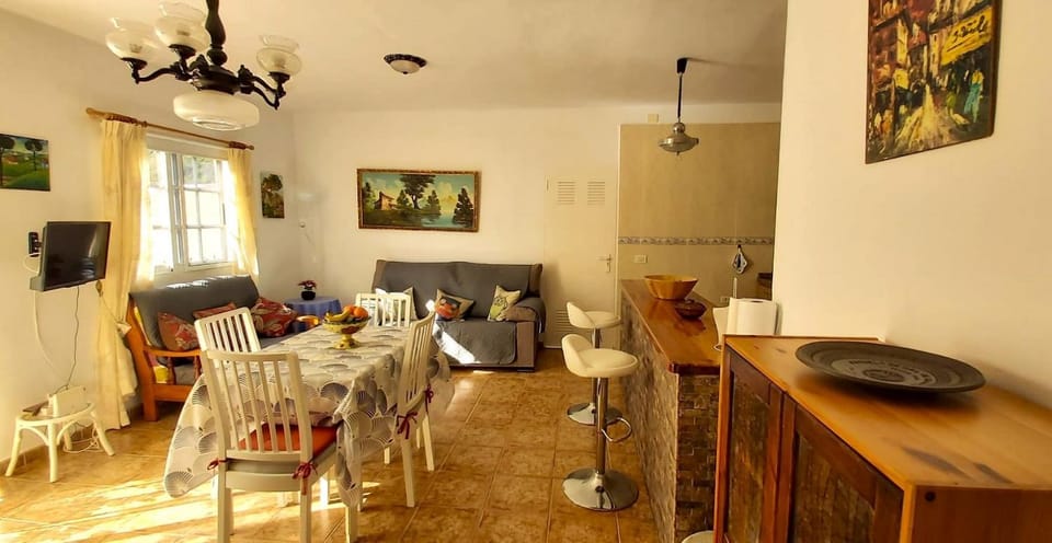 Living room, Dining area, kitchen