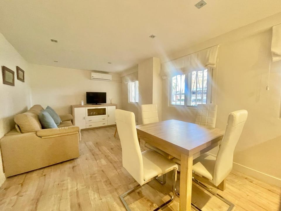 White House Nervion Apartment in Benidorm