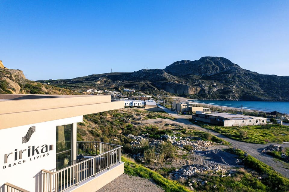 Property building, Nearby landmark, Day, Natural landscape, Mountain view, Sea view