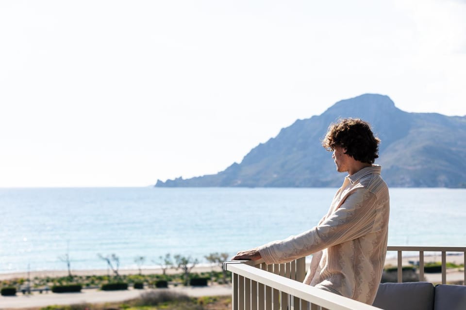 Nearby landmark, Day, Natural landscape, View (from property/room), Balcony/Terrace, Guests, Sea view, group of guests