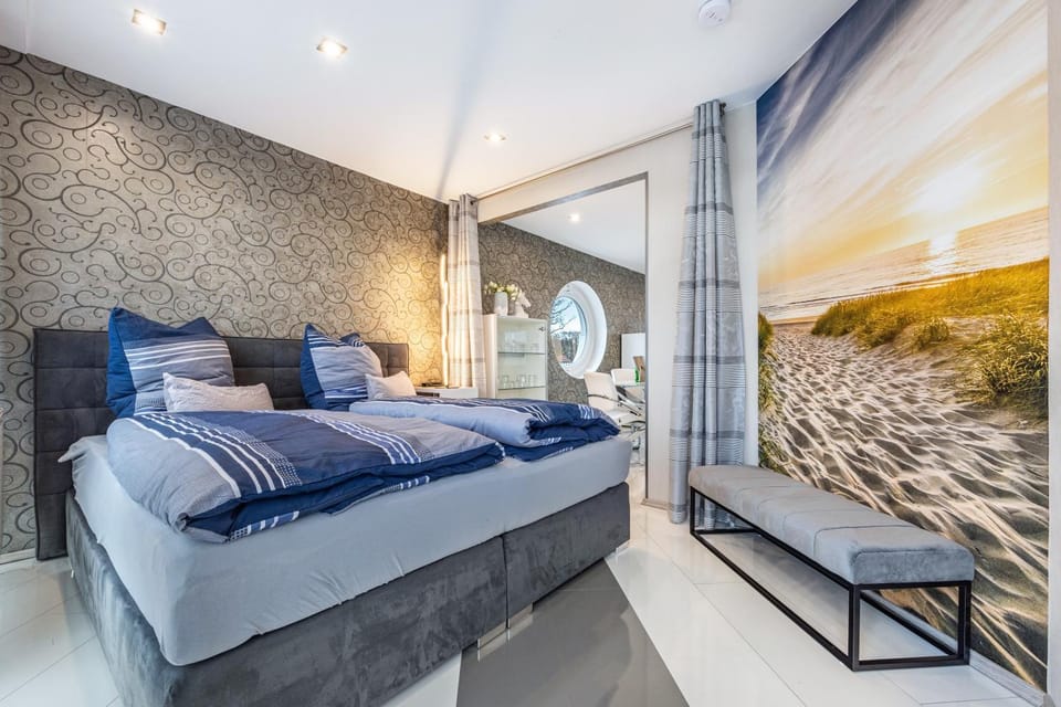 Living room, Bedroom