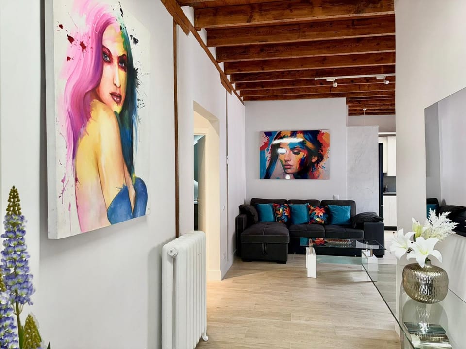TV and multimedia, Living room, Decorative detail
