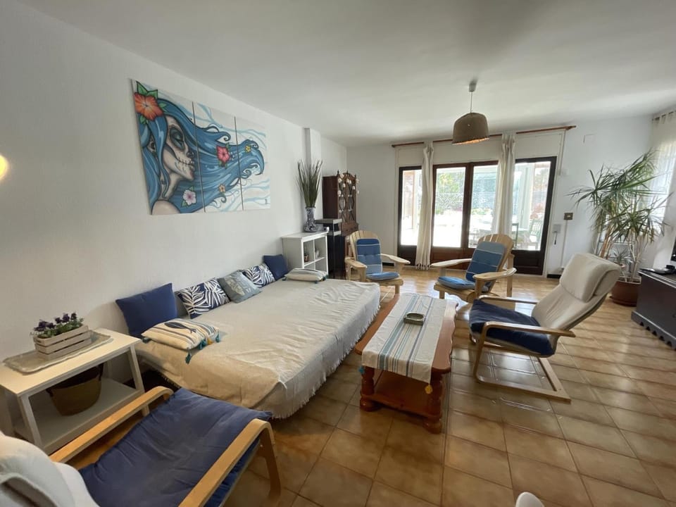 Bed, Living room