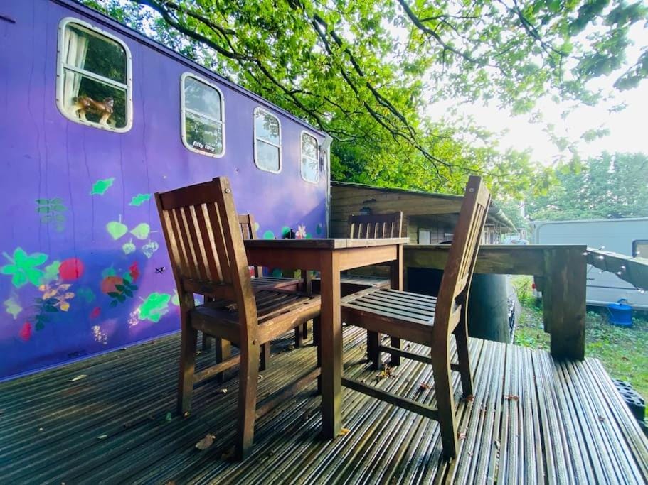 Camp Hillcrest Horsebox Luxury tent in Tintern