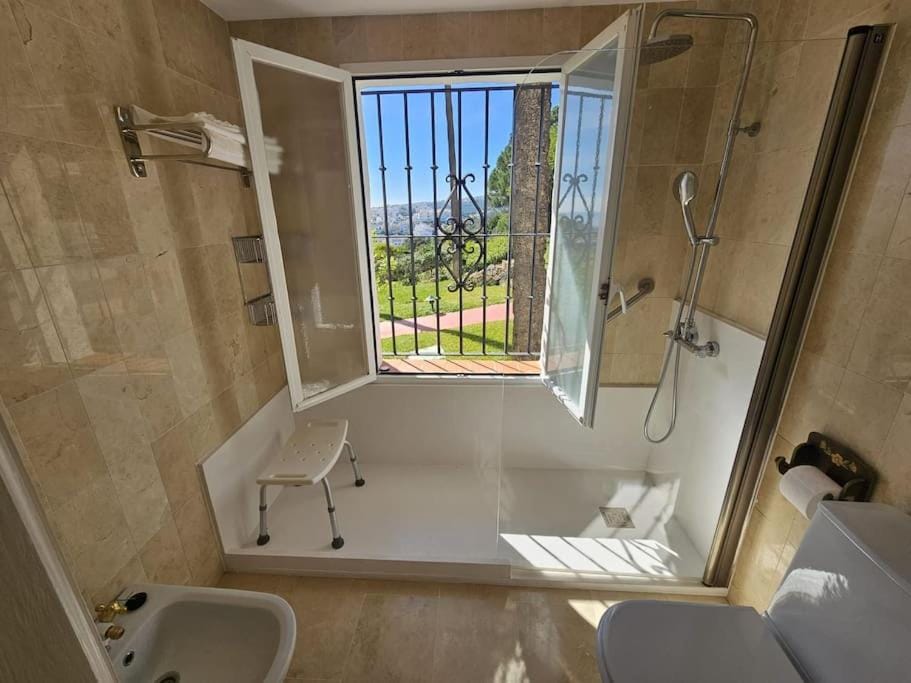 Fuente de la Duquesa Blq. Turia Apartment in Costa del Sol