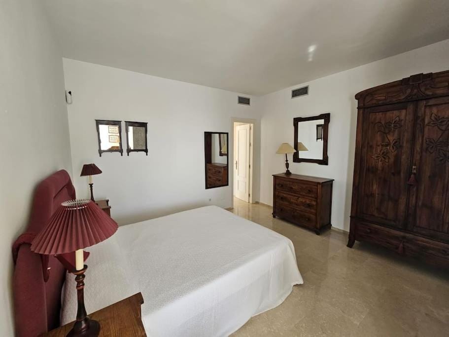 Fuente de la Duquesa Blq. Turia Apartment in Costa del Sol