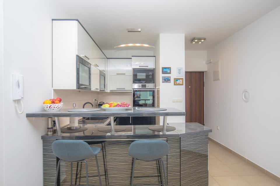 Kitchen or kitchenette, minibar, pet friendly, stove