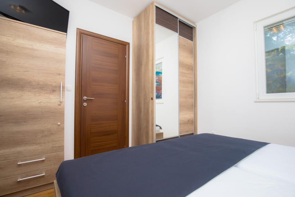 Bed, Bedroom, wardrobe